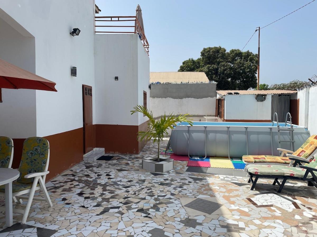 The Compound Bed & Breakfast Bijilo Exterior photo